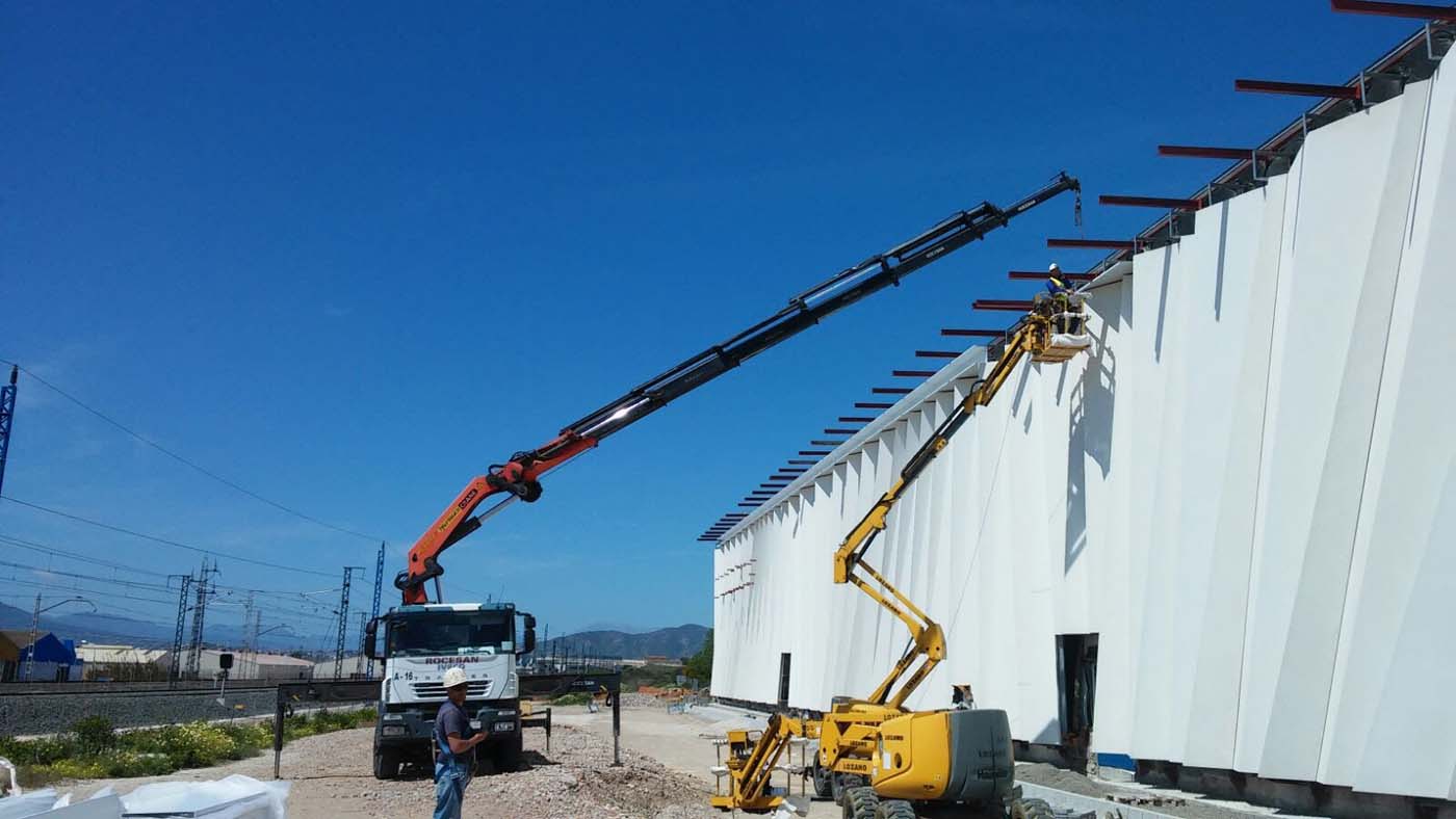 infraestructura cruzar Negligencia médica Camiones Grúa Autocargantes en Málaga | Transportes Rocesan ®