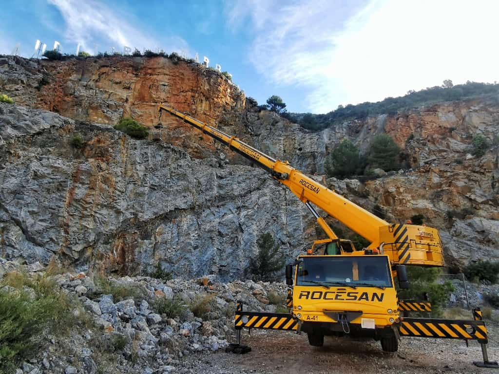 Cómo funcionan las grúas hidráulicas