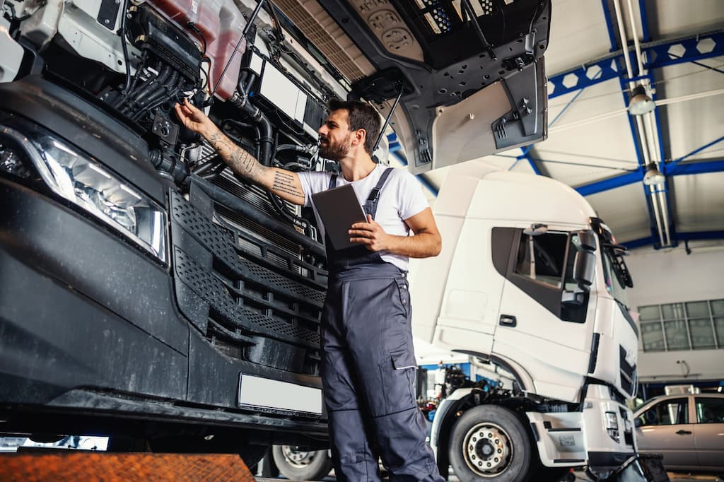 cuantos litros de aceite lleva un camion